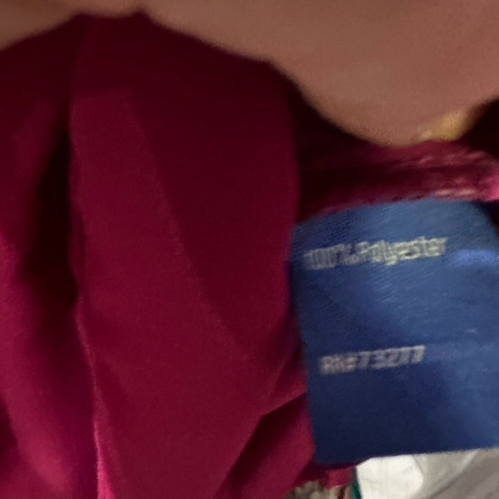 Gorgeous flowy blouse - raspberry! - Picture 11 of 15